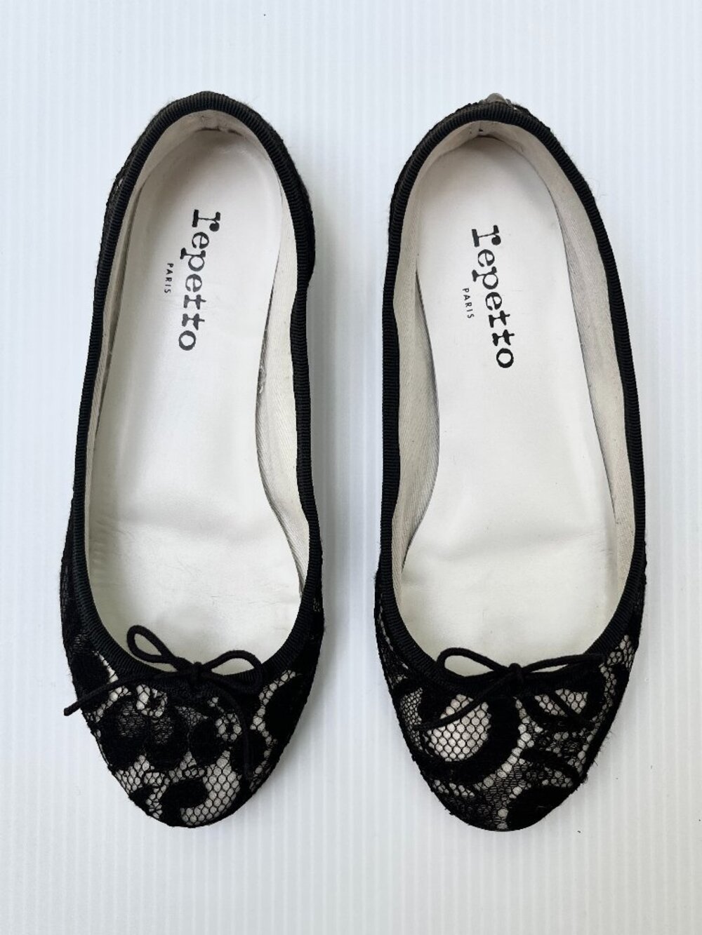 Rare Repetto Cendrillon Lace Ballet Flats in "Noir" Black - Size 36.5 EU/5.5 US